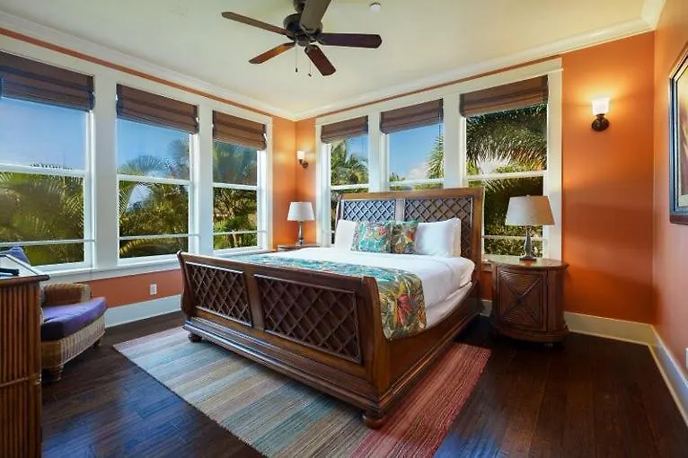 Villa Easy Walk To Beach Spacious Patio Shared Pool Kipu USA